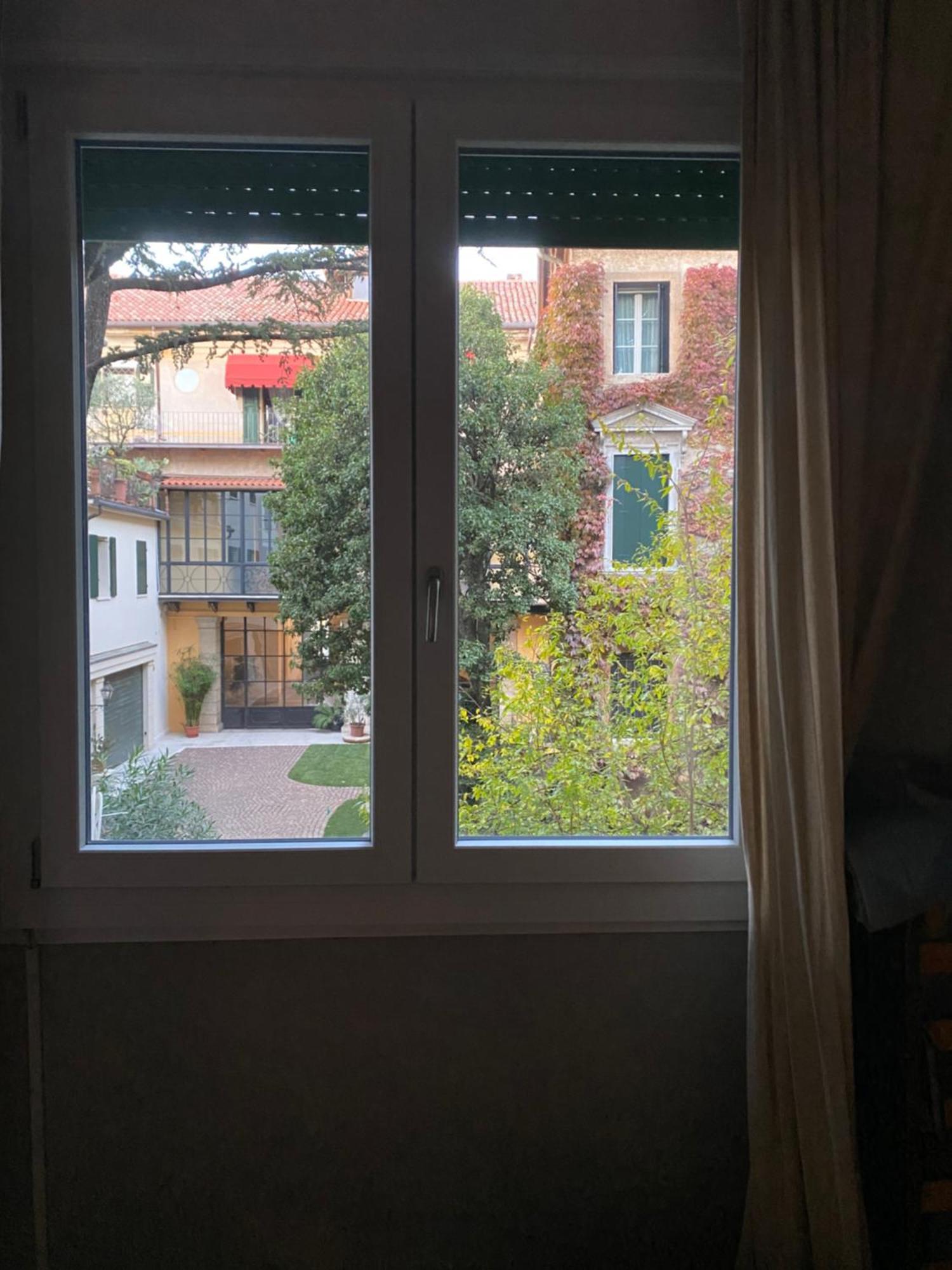 Living Down Town Apartman Bassano del Grappa Kültér fotó